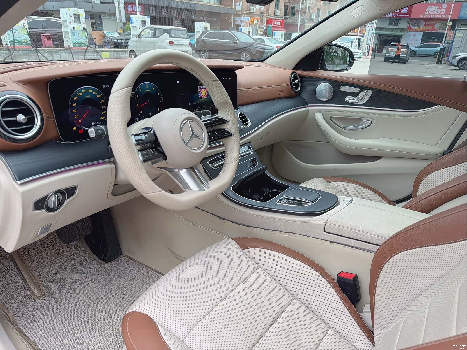 Mercedes-Benz E-Class, 2020 4