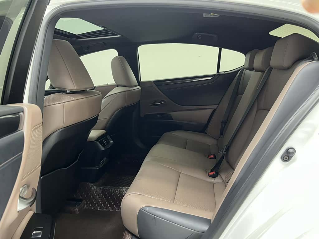 Lexus ES, 2024 6