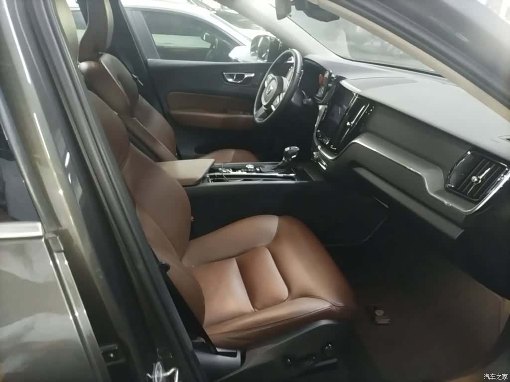 Volvo XC60, 2018 25