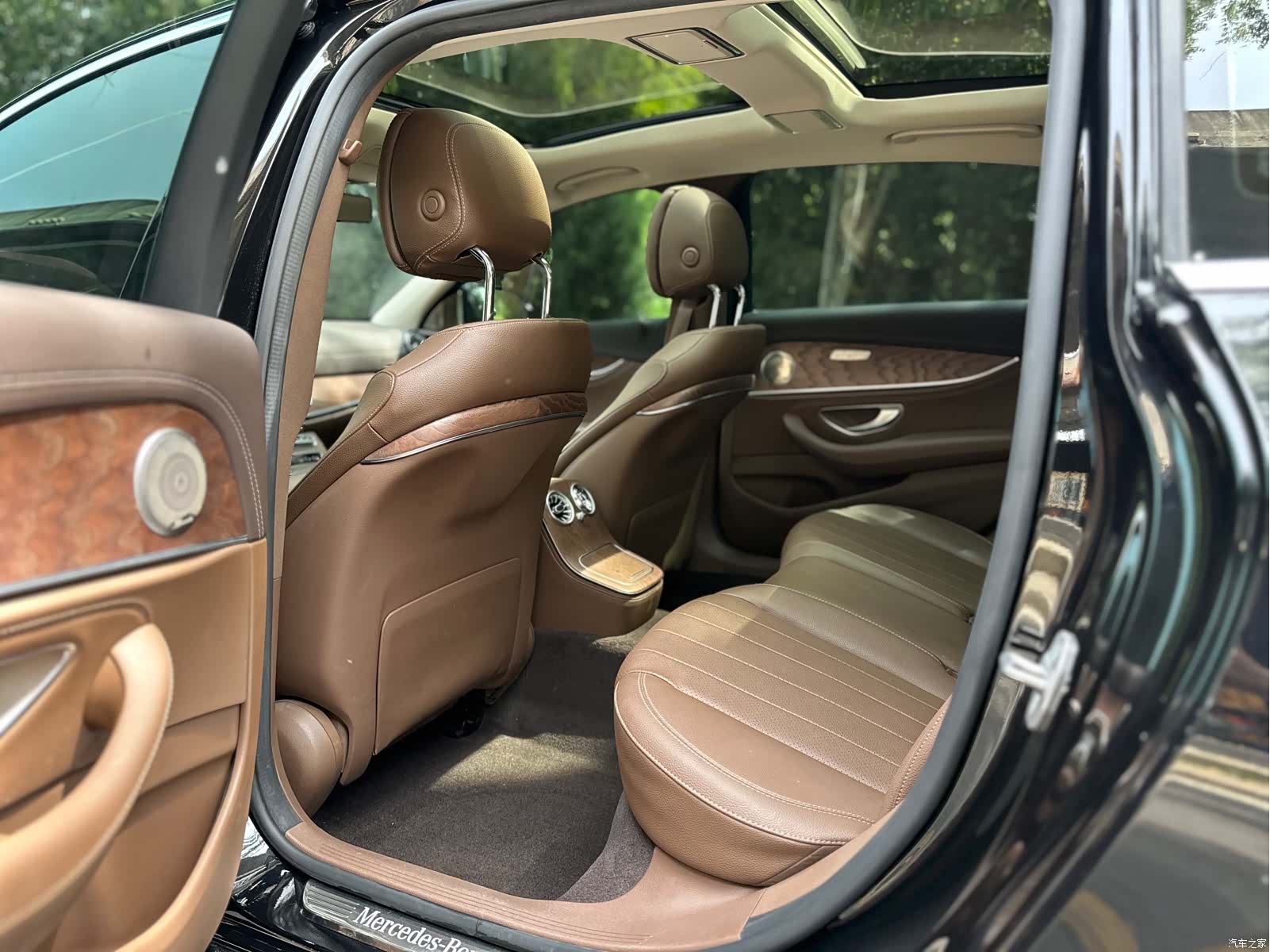 Mercedes-Benz E-Class, 2023 13