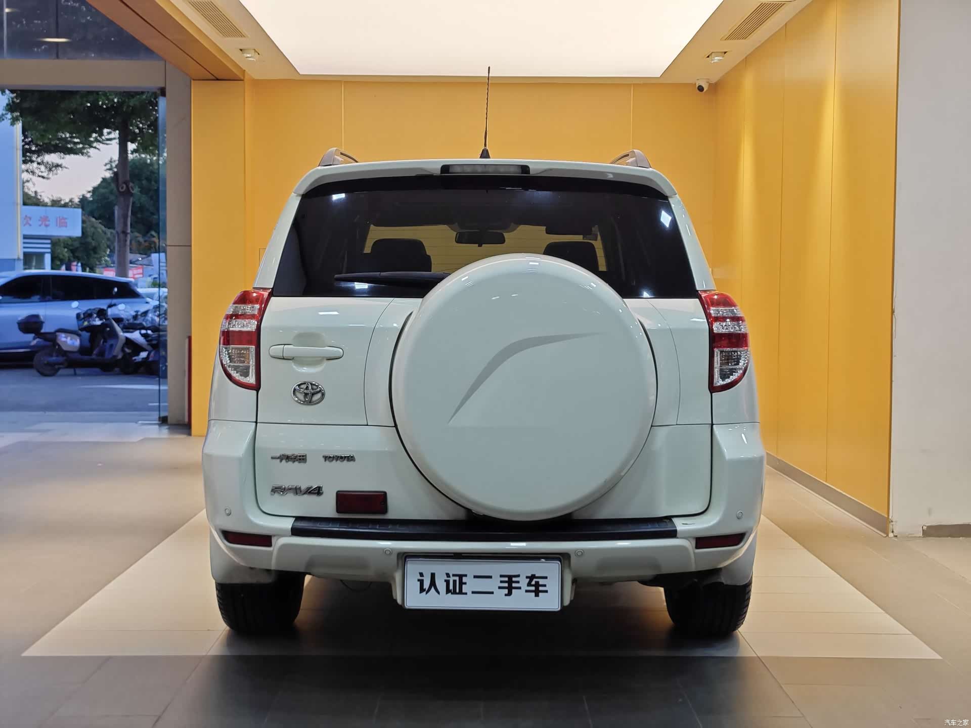 Toyota RAV4, 2011 27