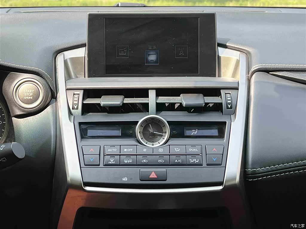 Lexus NX, 2017 19