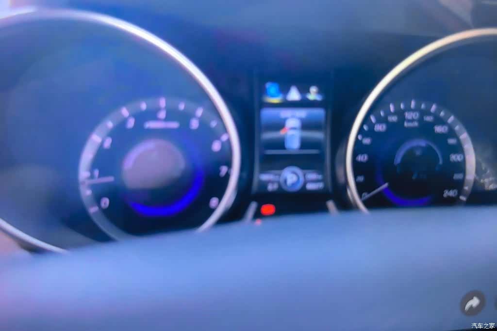Changan CS75, 2015 14
