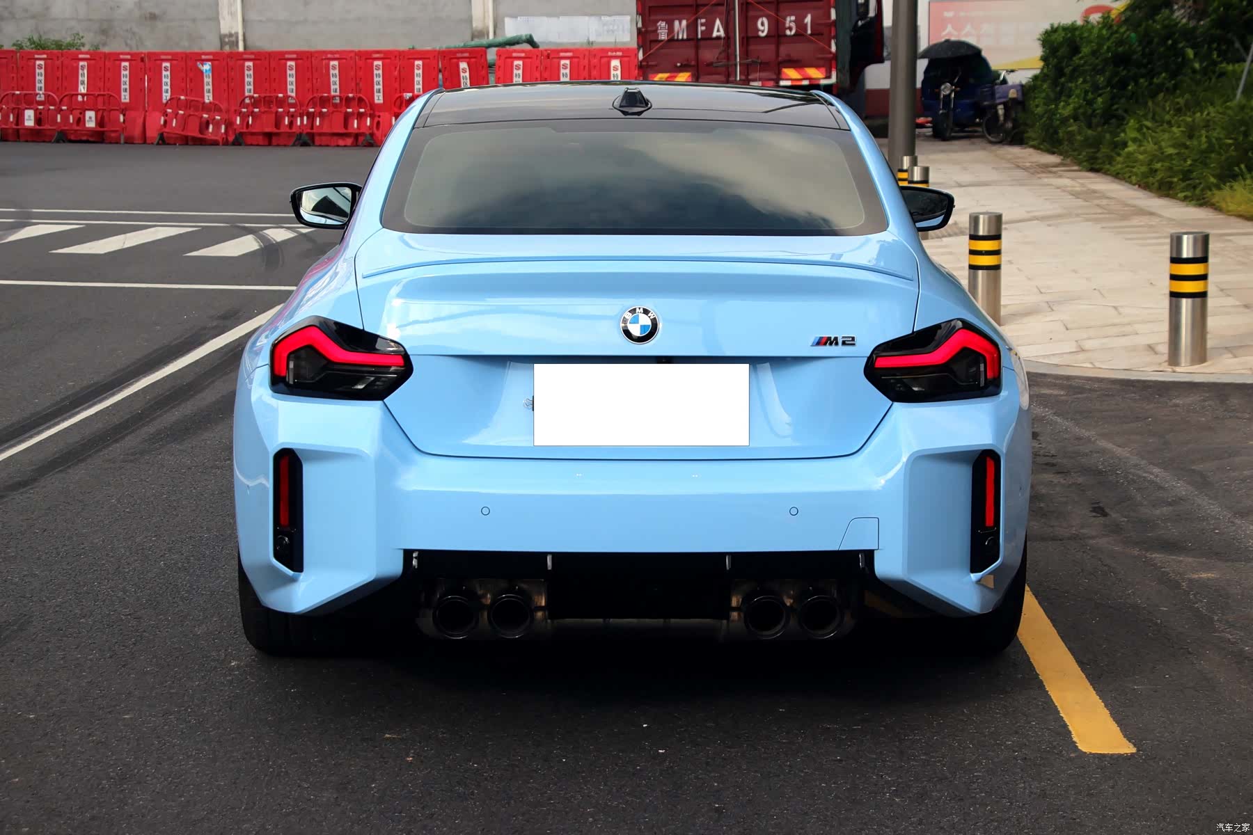 BMW M2, 2025 все фото