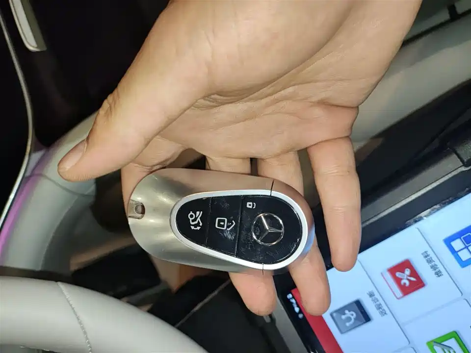 Mercedes-Benz EQS