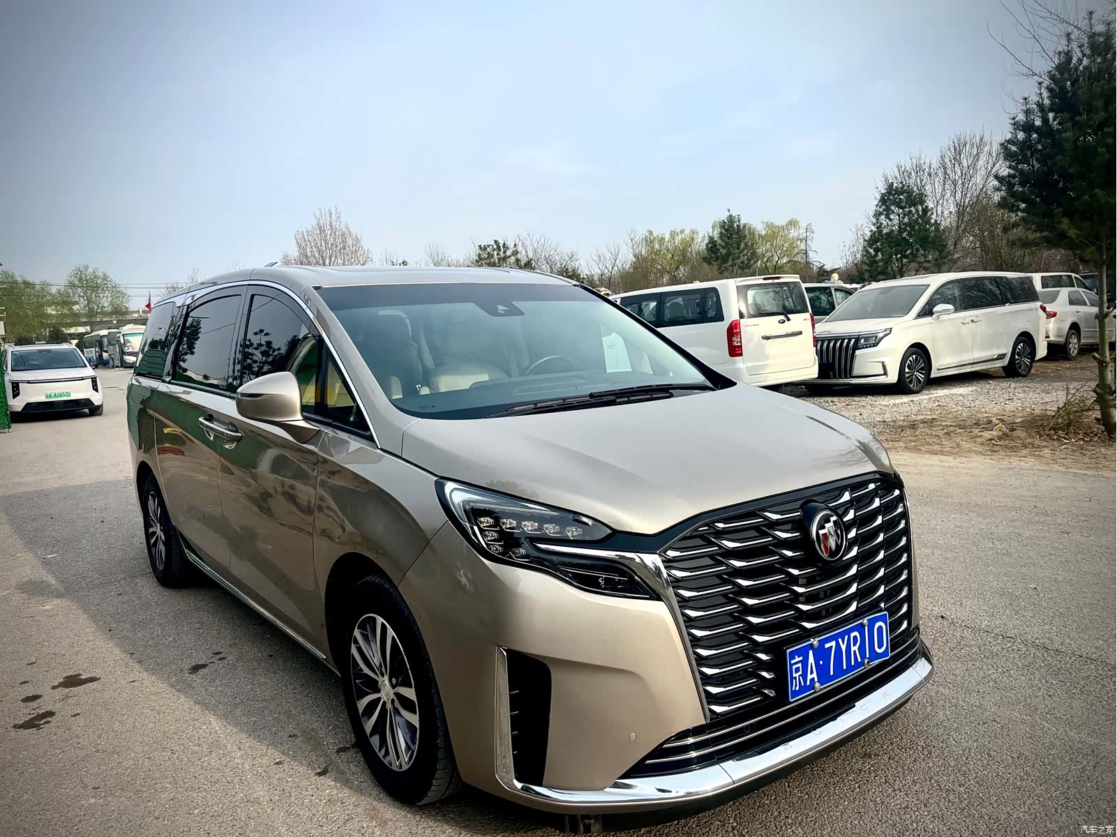 Buick GL8, 2022 3