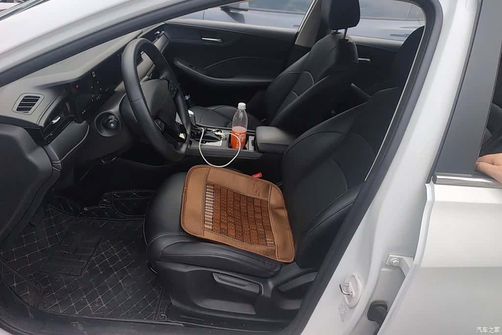 Roewe i5, 2025 9