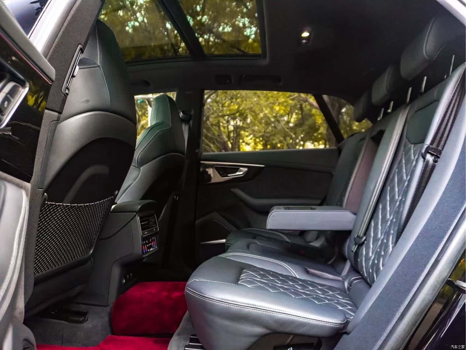 Audi Q8, 2021 13