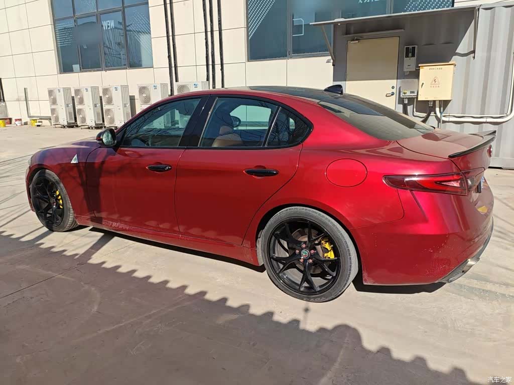 Alfa Romeo Giulia, 2018 8