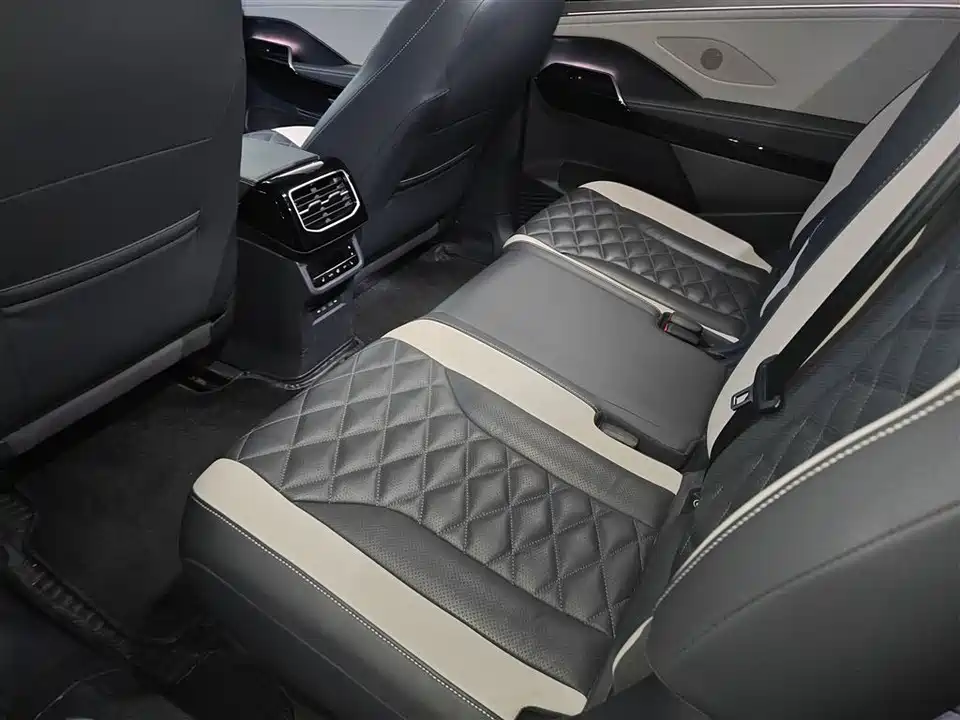 Volkswagen ID.6 CROZZ