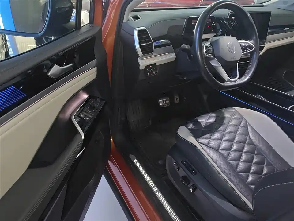 Volkswagen ID.6 CROZZ