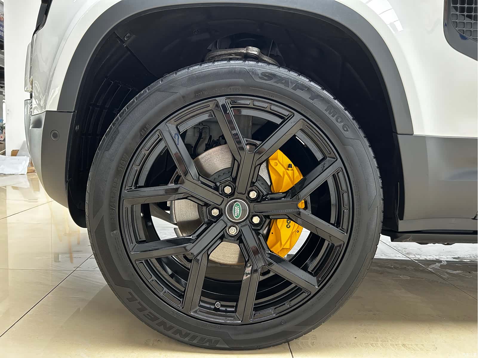 Land Rover Defender, 2022 все фото