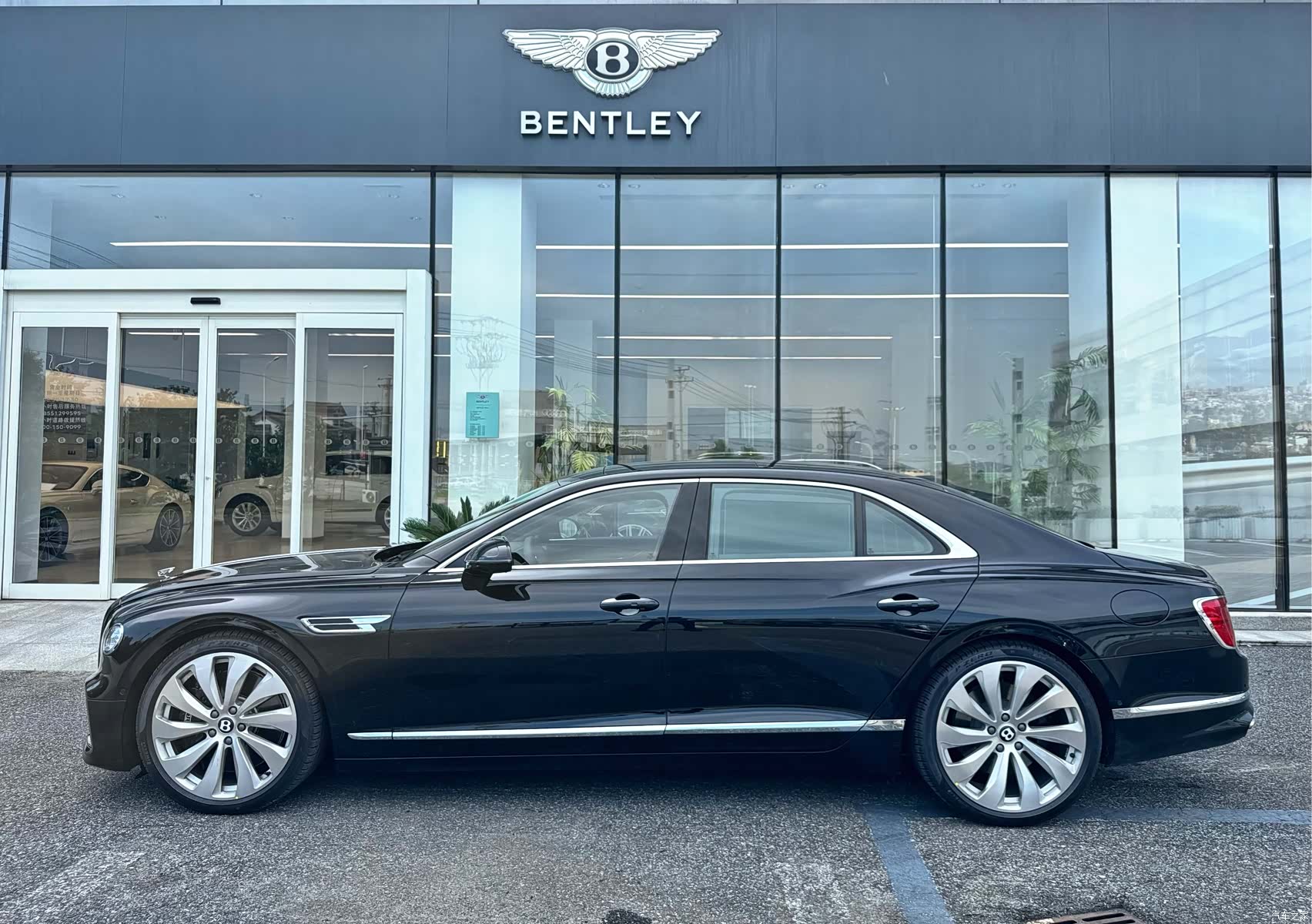Bentley Flying Spur, 2026 все фото