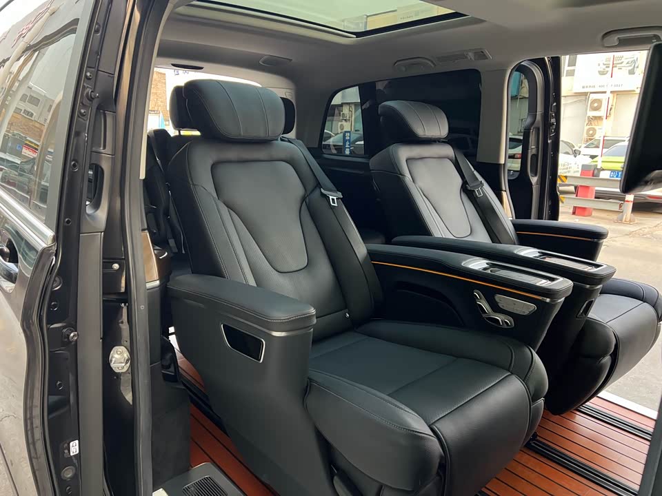 Mercedes-Benz V-class