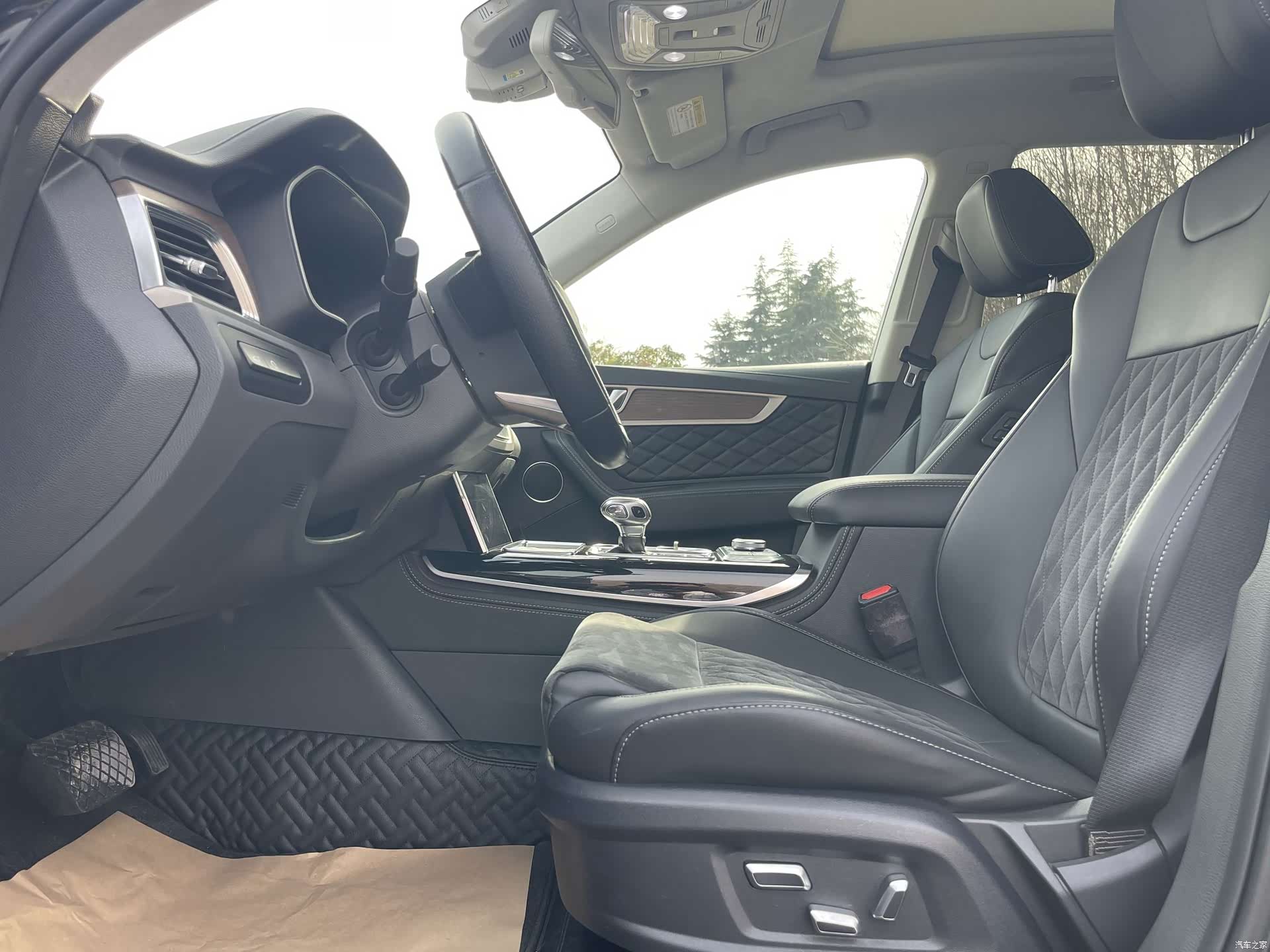 Hongqi HS7, 2022 9