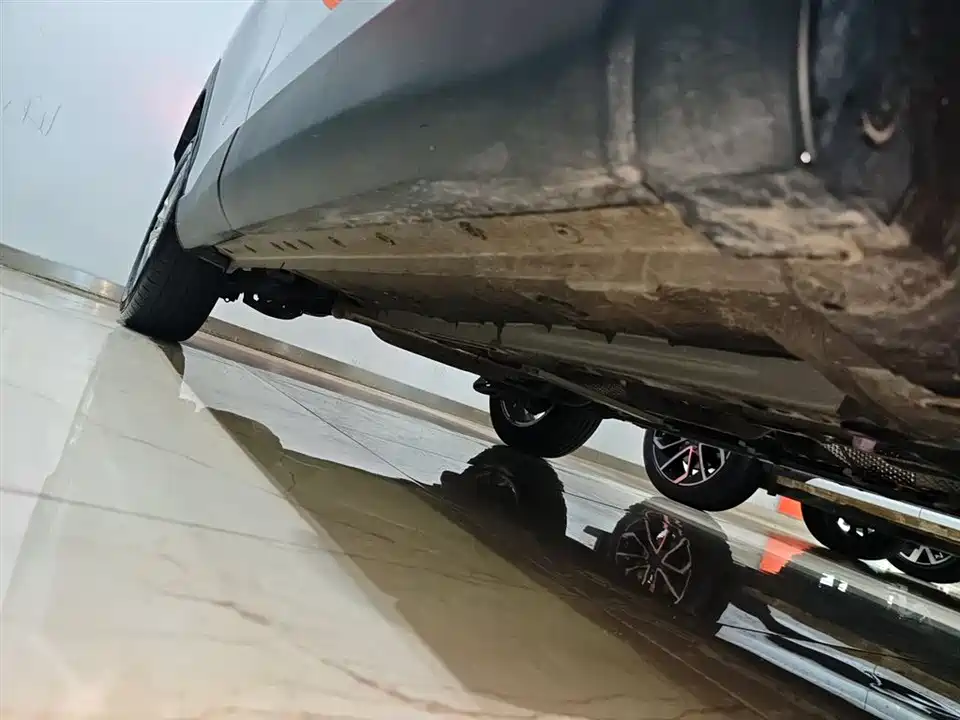 Toyota Corolla Sharp amplifier