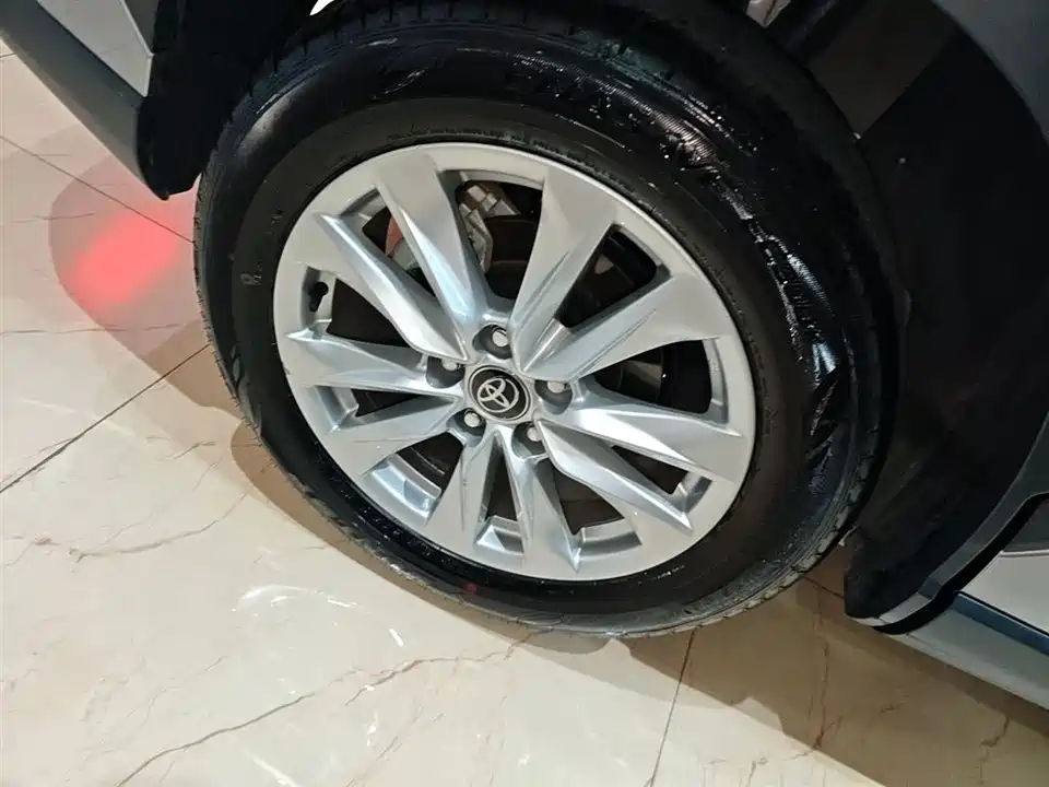 Toyota Corolla Sharp amplifier