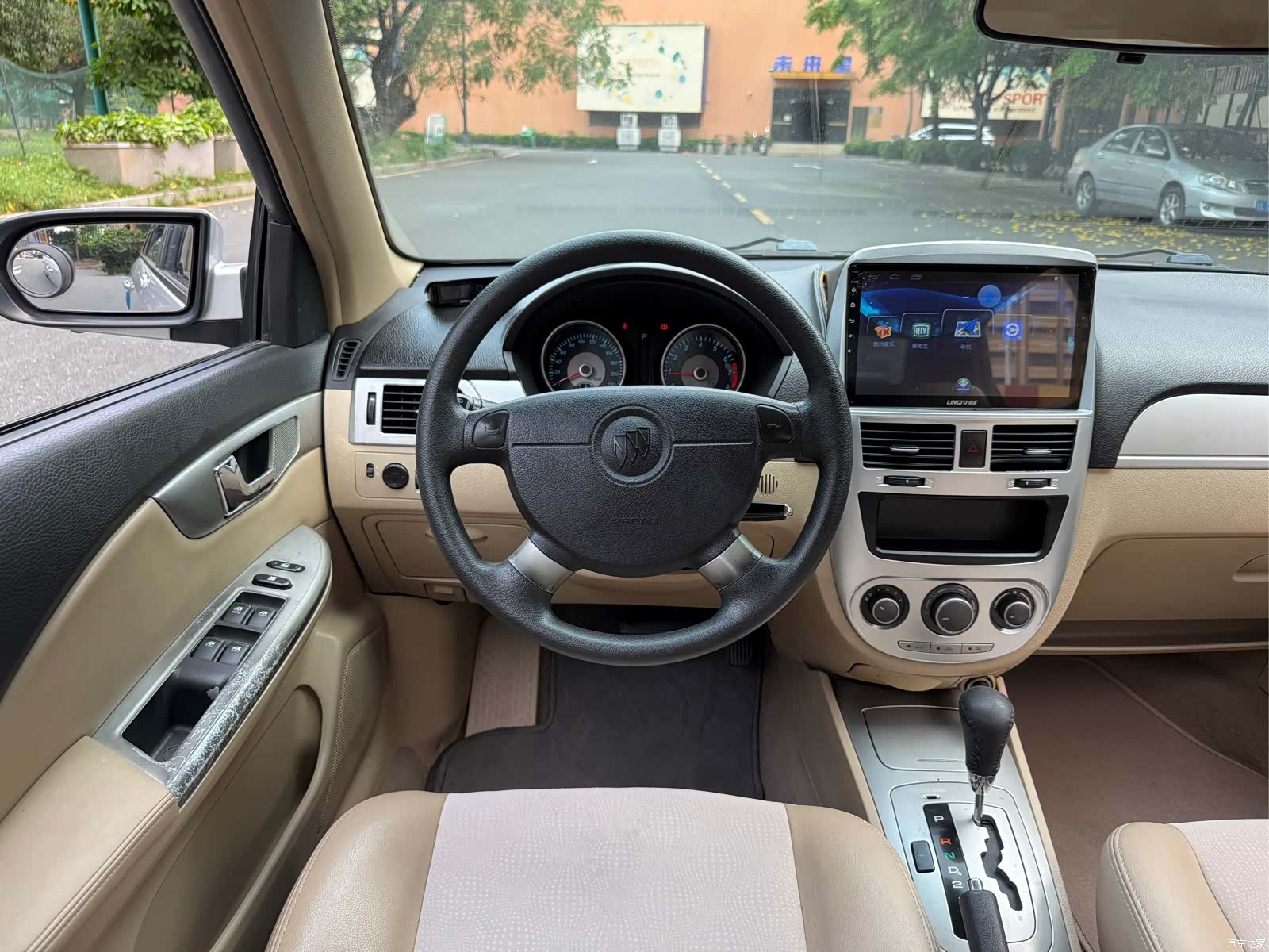 Buick 1.6LX-AT, 2012 16