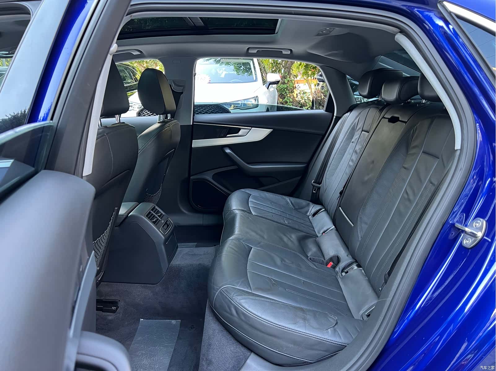 Audi A4L, 2019 11