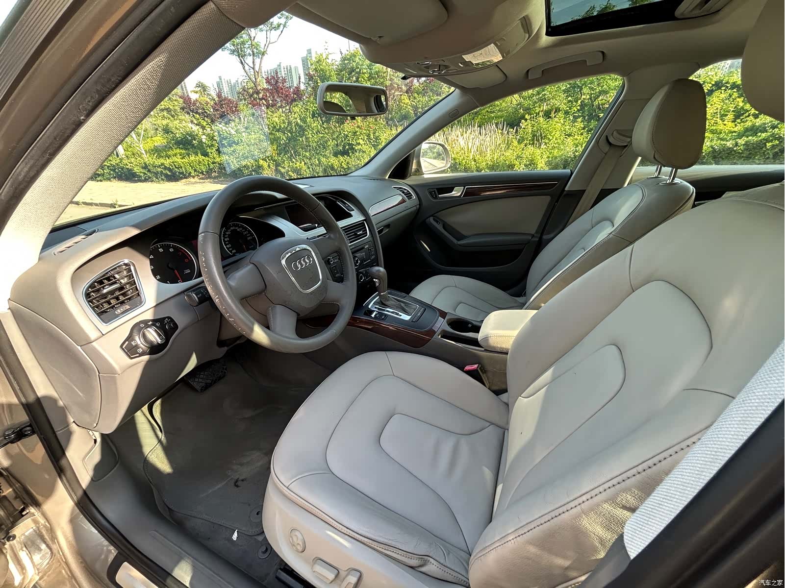 Audi A4L, 2011 10