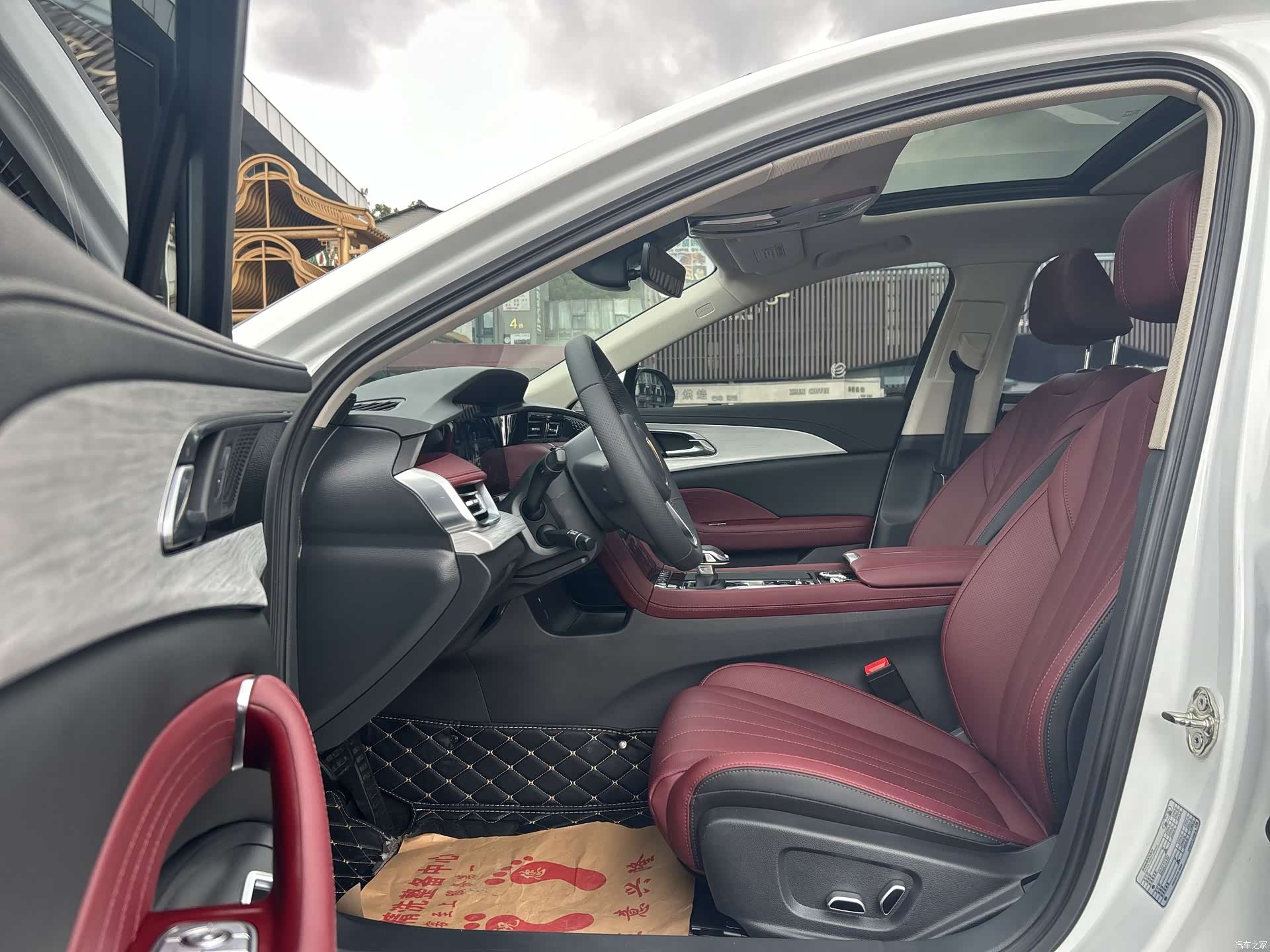 Hongqi H5, 2024 7