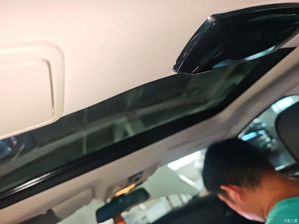 Jaguar XJ, 2015 14