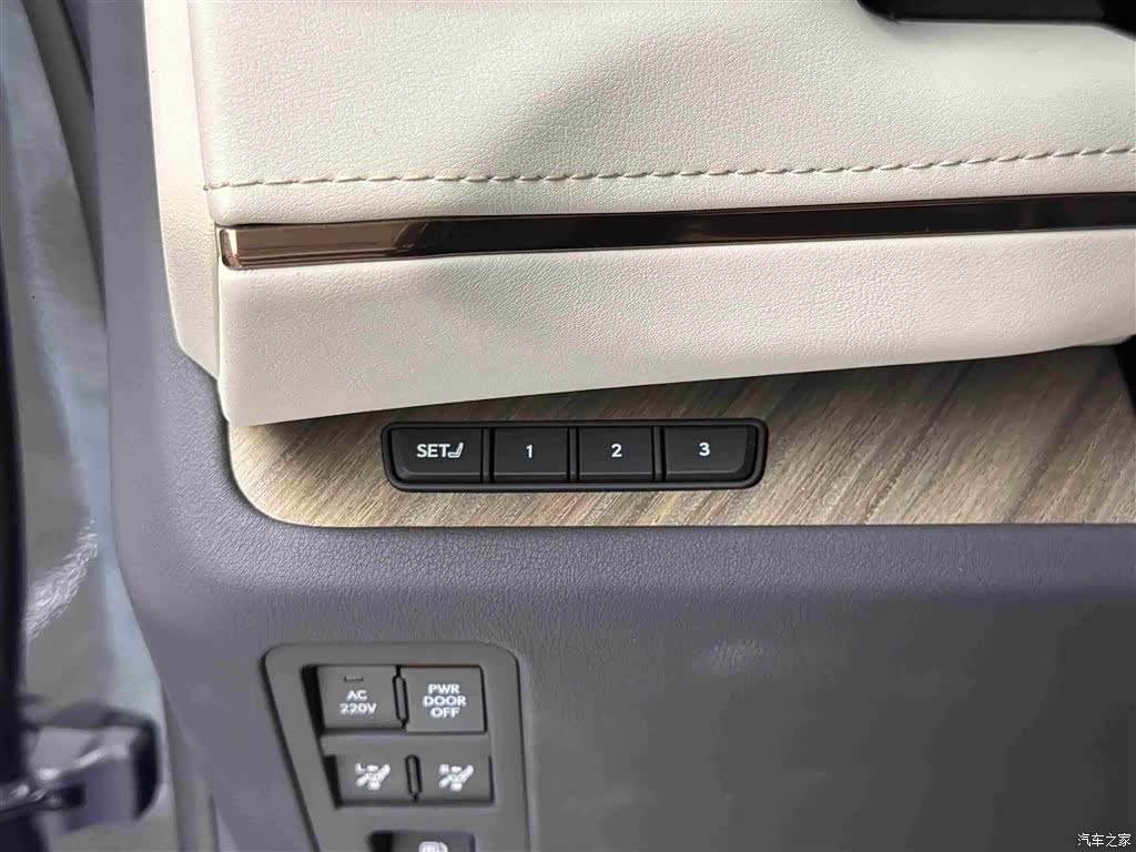 Lexus LM, 2024 22