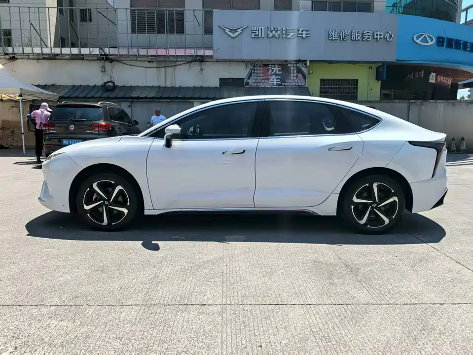 JMEV Yi JMEV Yi