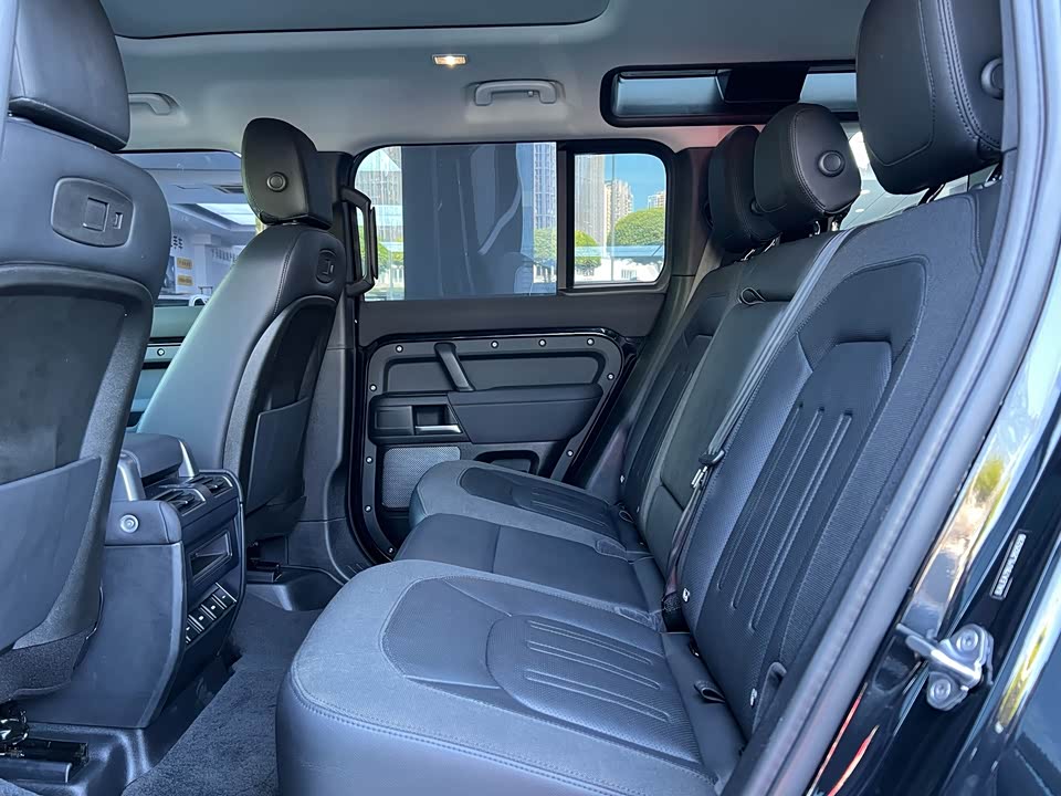 Land Rover guard
