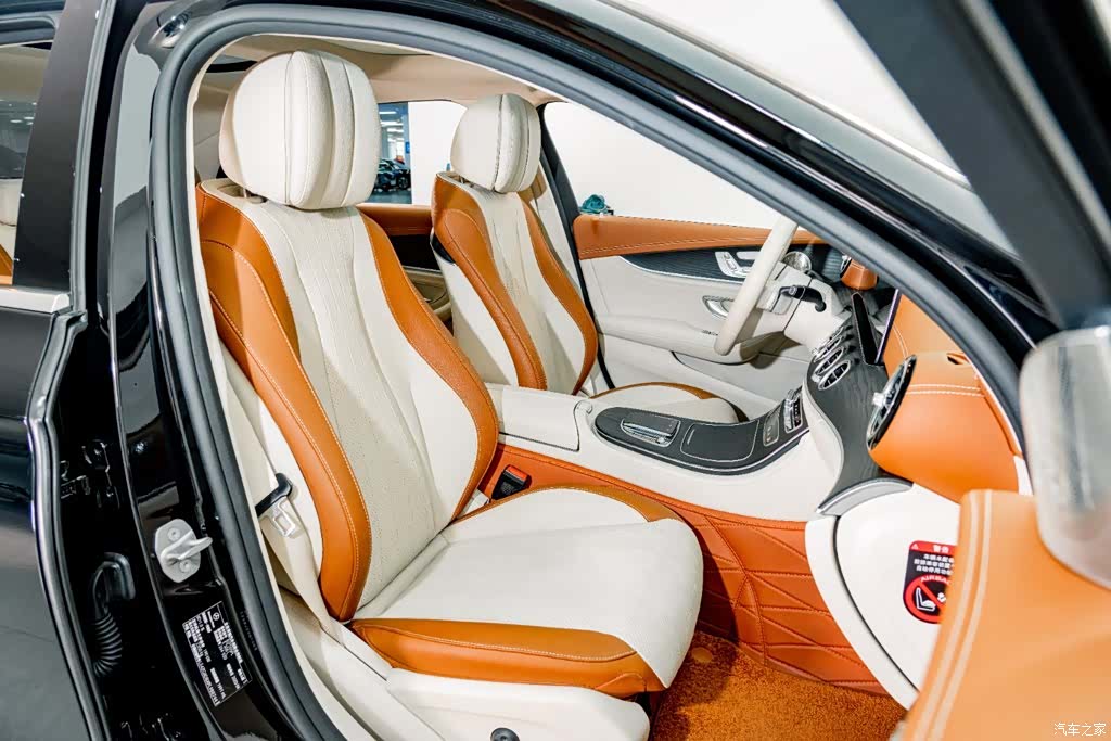 Mercedes-Benz E-Class, 2023 18