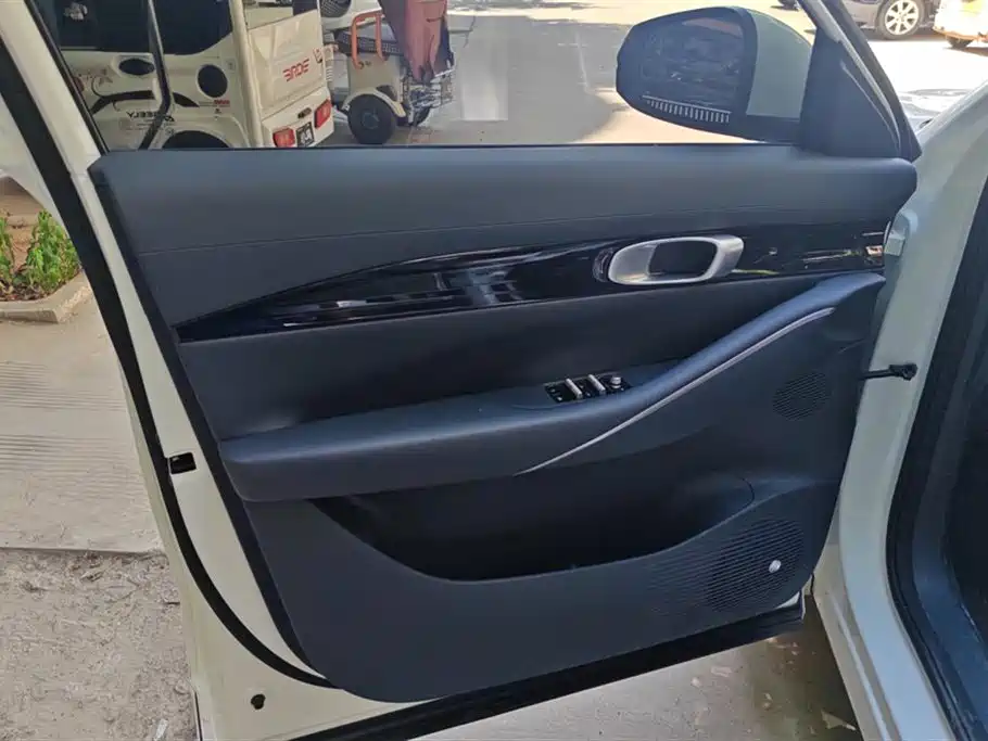 Geely Galaxy Galaxy E5