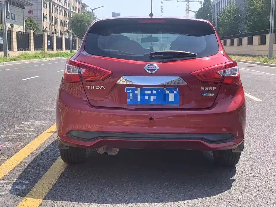 Nissan TIIDA