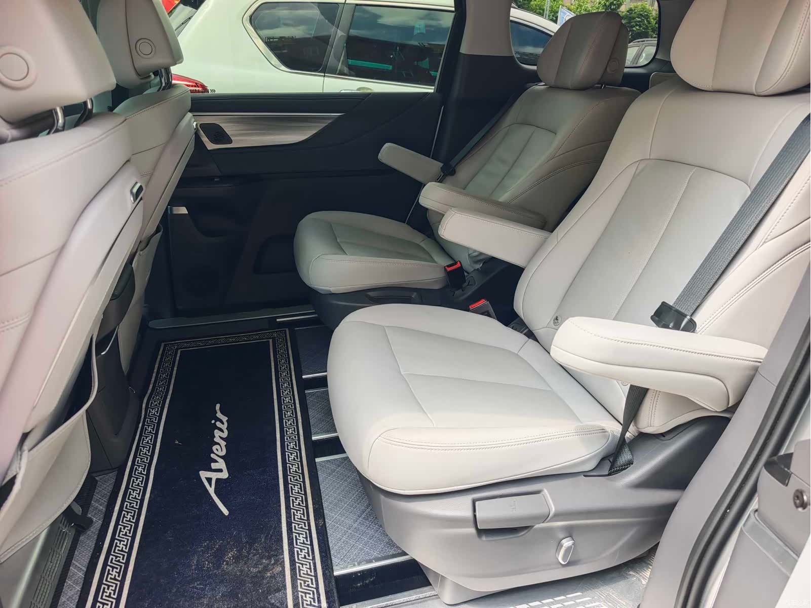 Buick GL8, 2025 все фото
