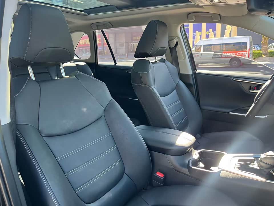 Toyota RAV4 Rongfang