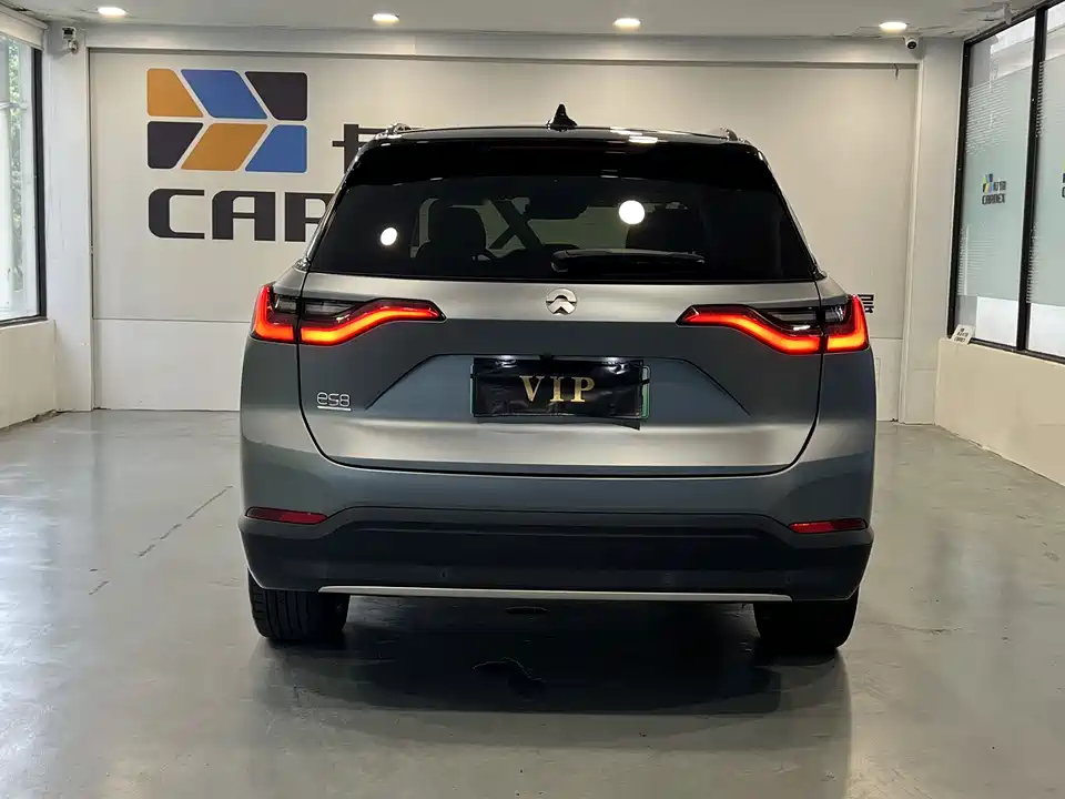 NIO ES8