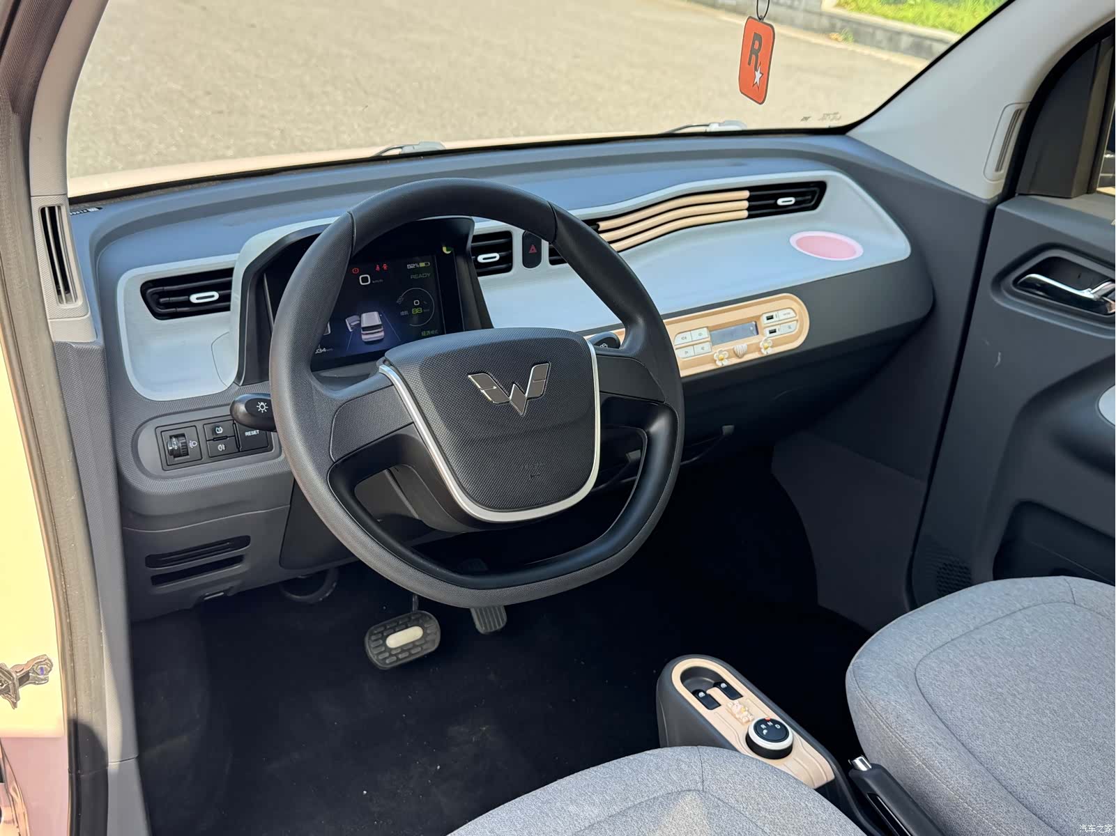 Wuling MINIEV, 2022 6