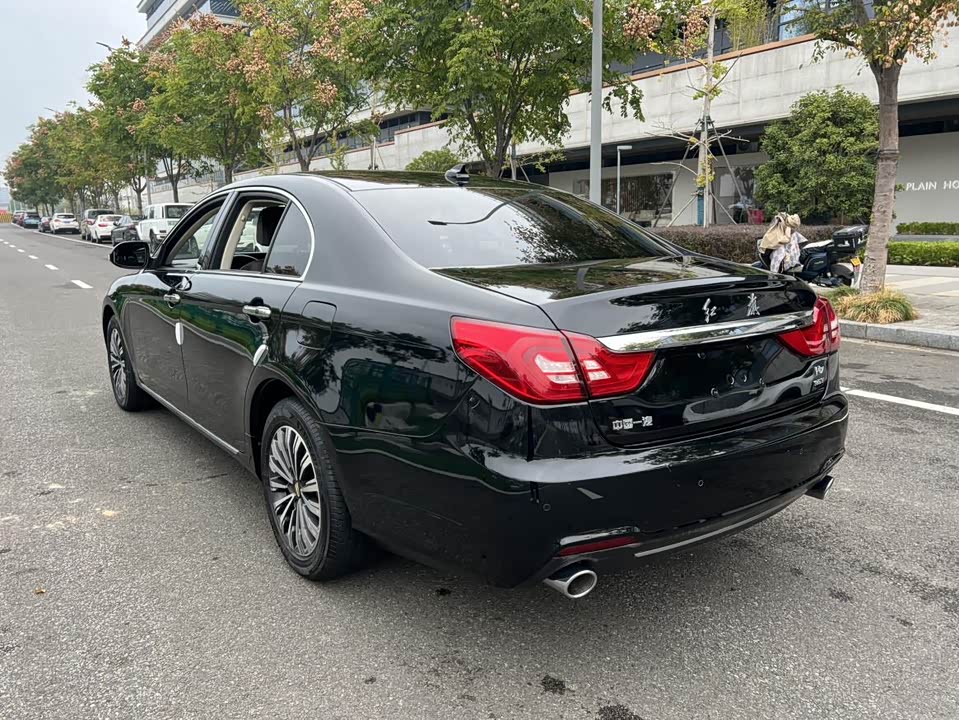 Hongqi H7
