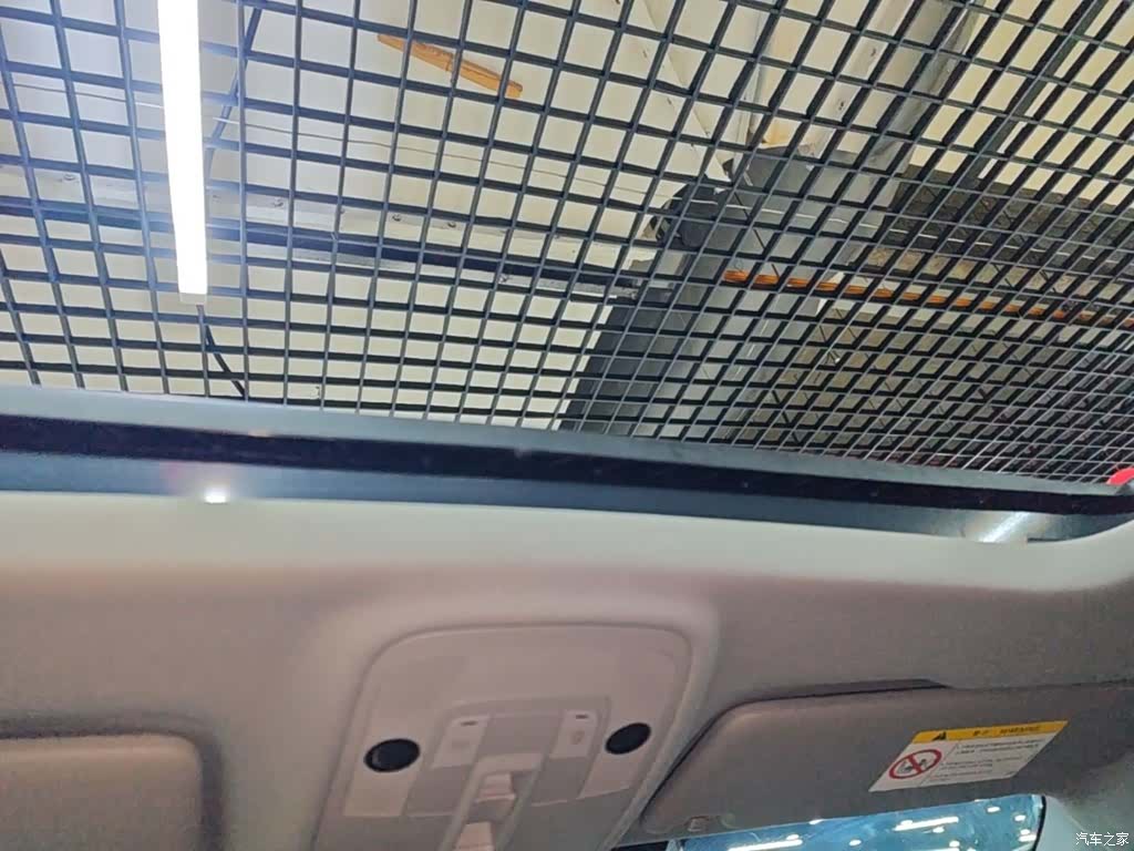 Audi Q2L, 2024 18