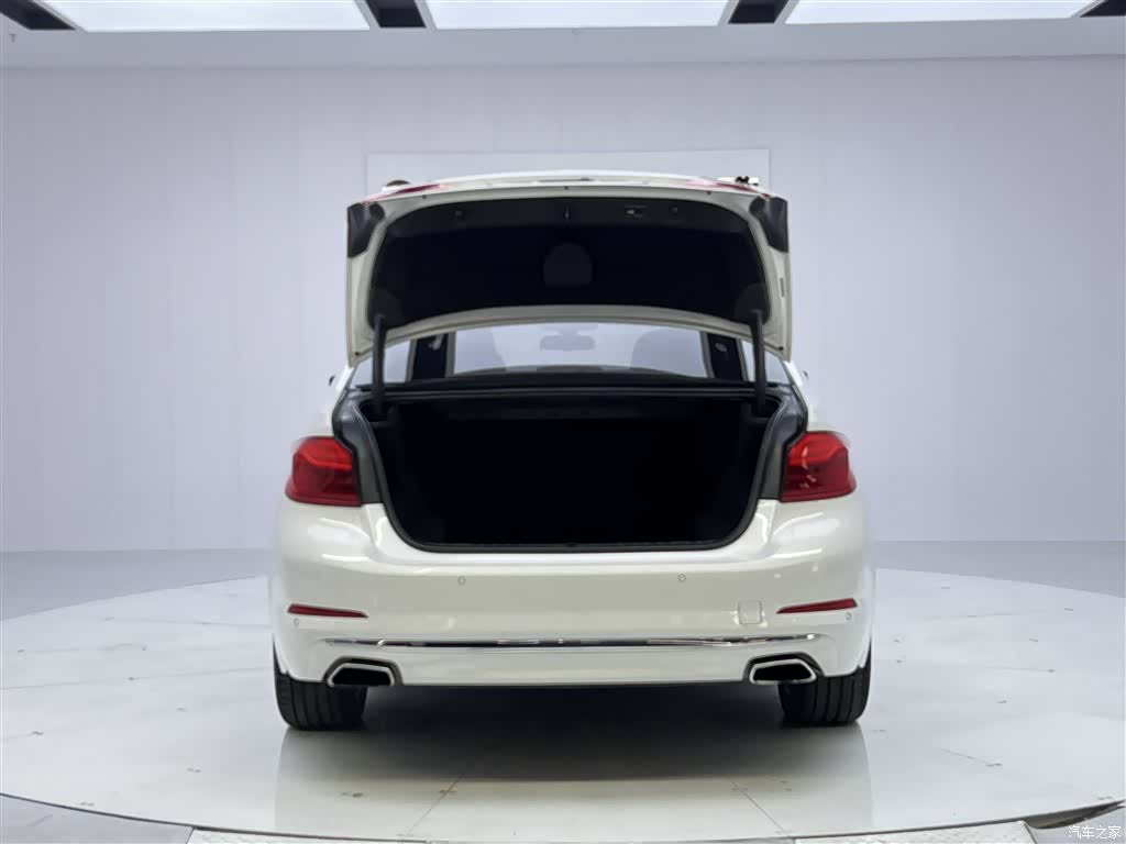 BMW 5 Series, 2018 6