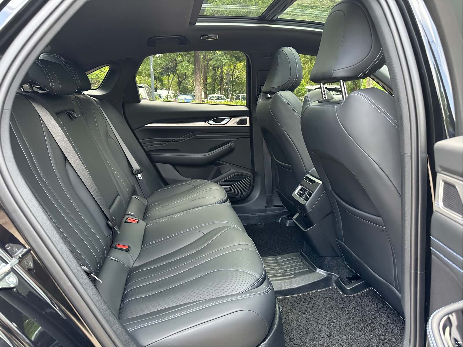 Geely Preface, 2024 34