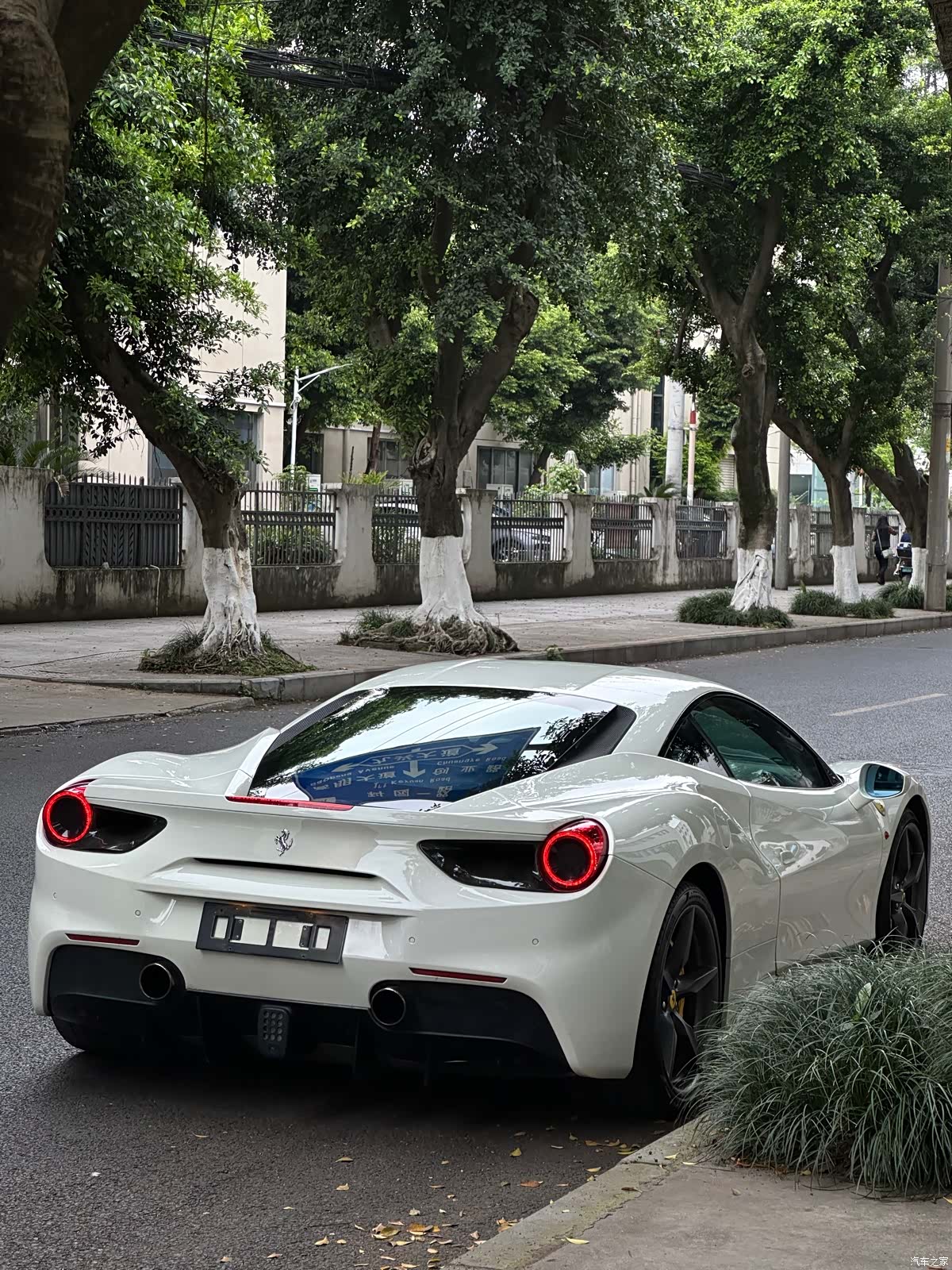 Ferrari 488, 2016 20