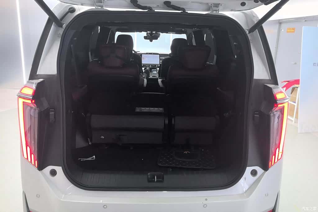 Trumpchi M8, 2023 4