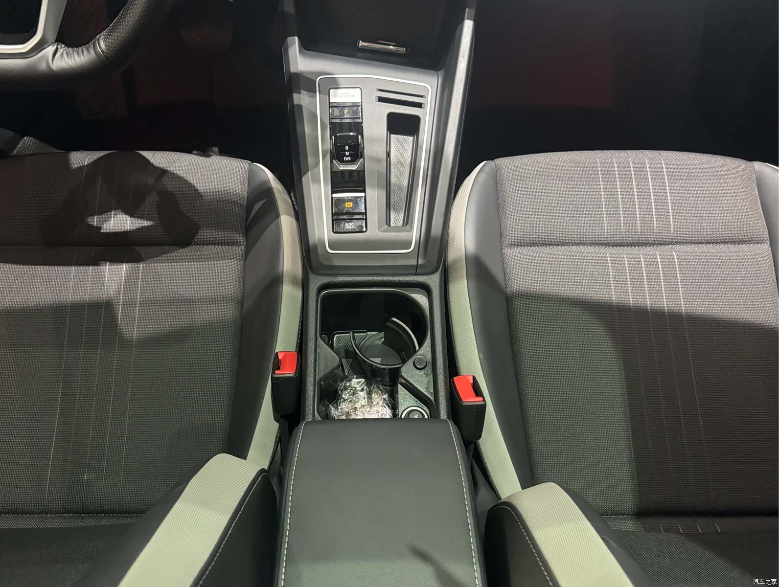 Volkswagen Golf, 2023 13