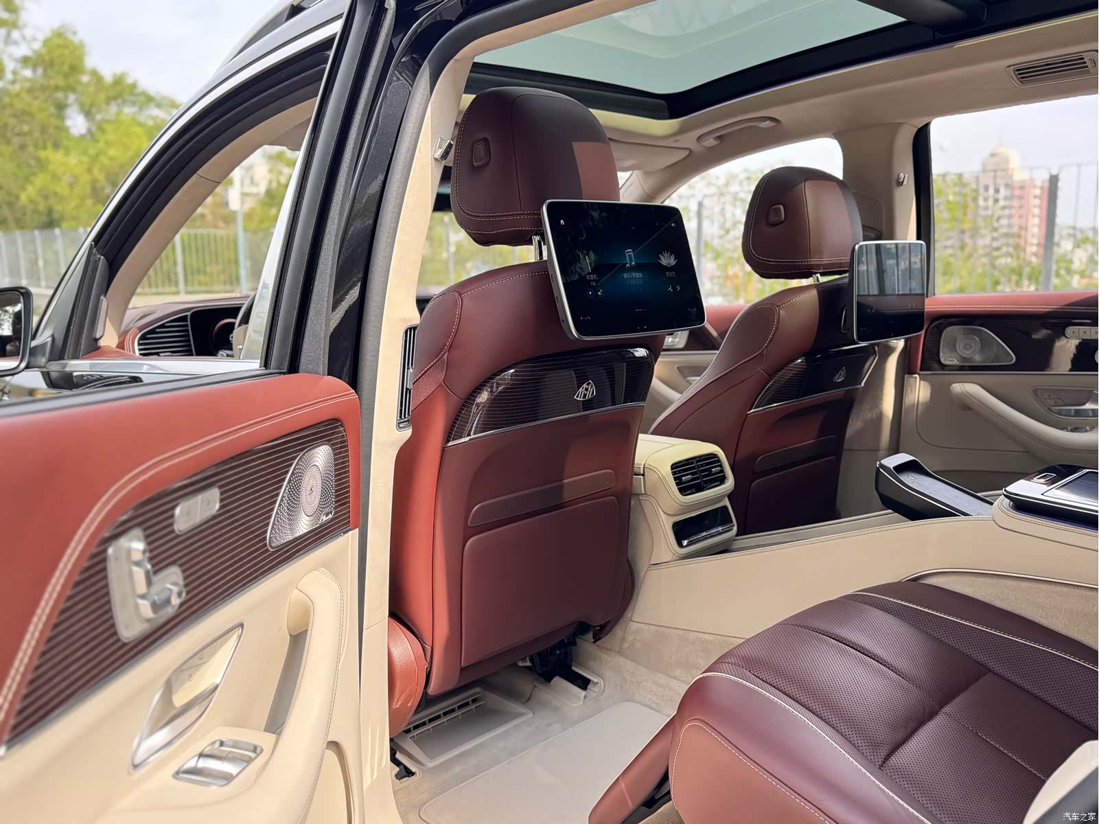 Maybach GLS, 2021 11