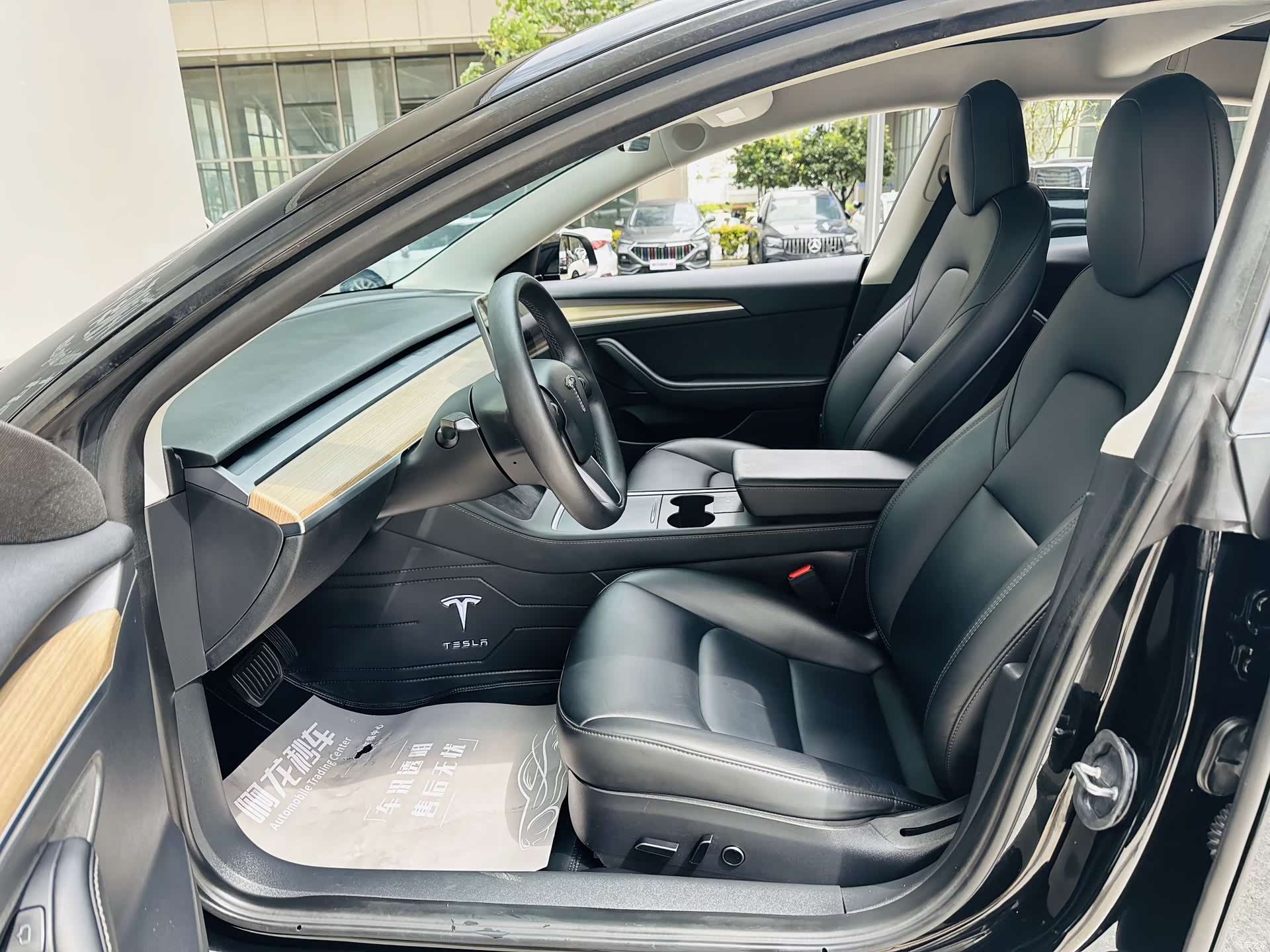 Tesla Model 3, 2023 12