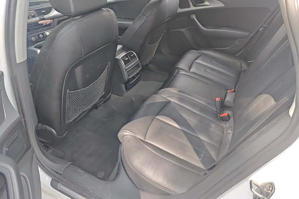 Audi A6L, 2015 11