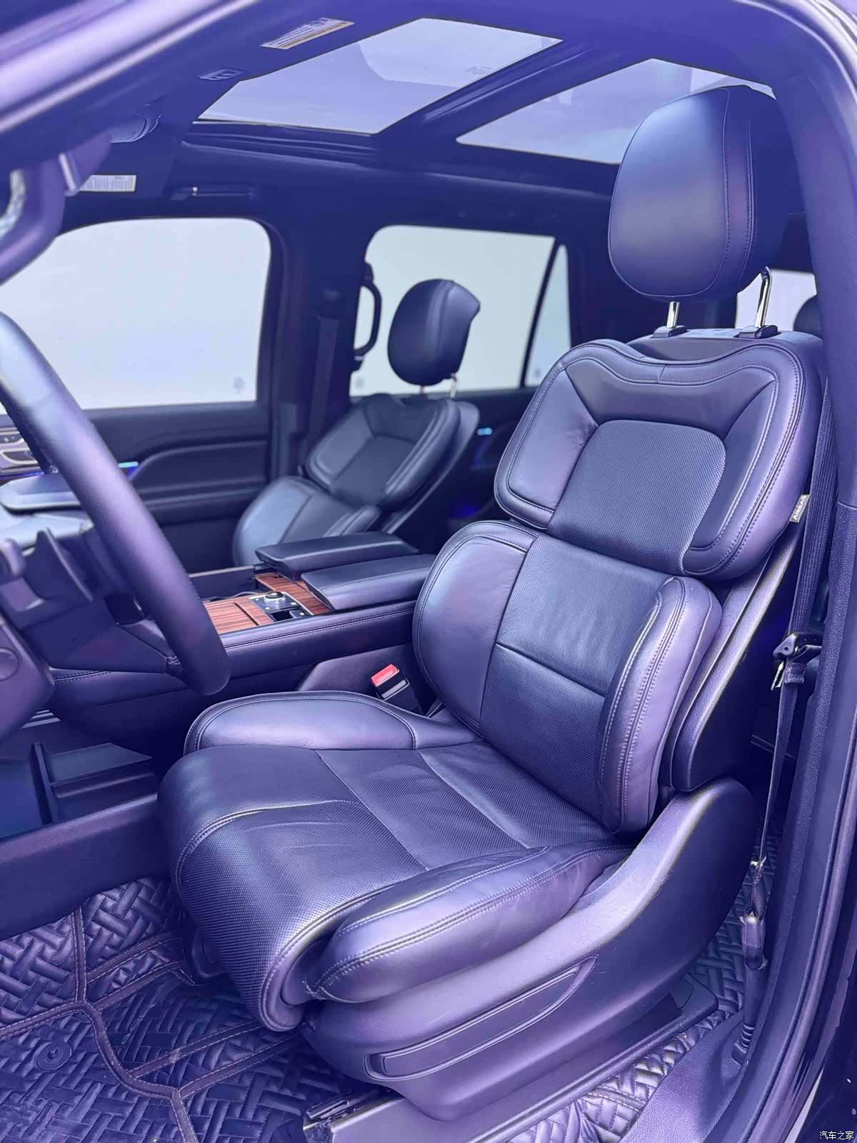 Lincoln Navigator, 2018 все фото