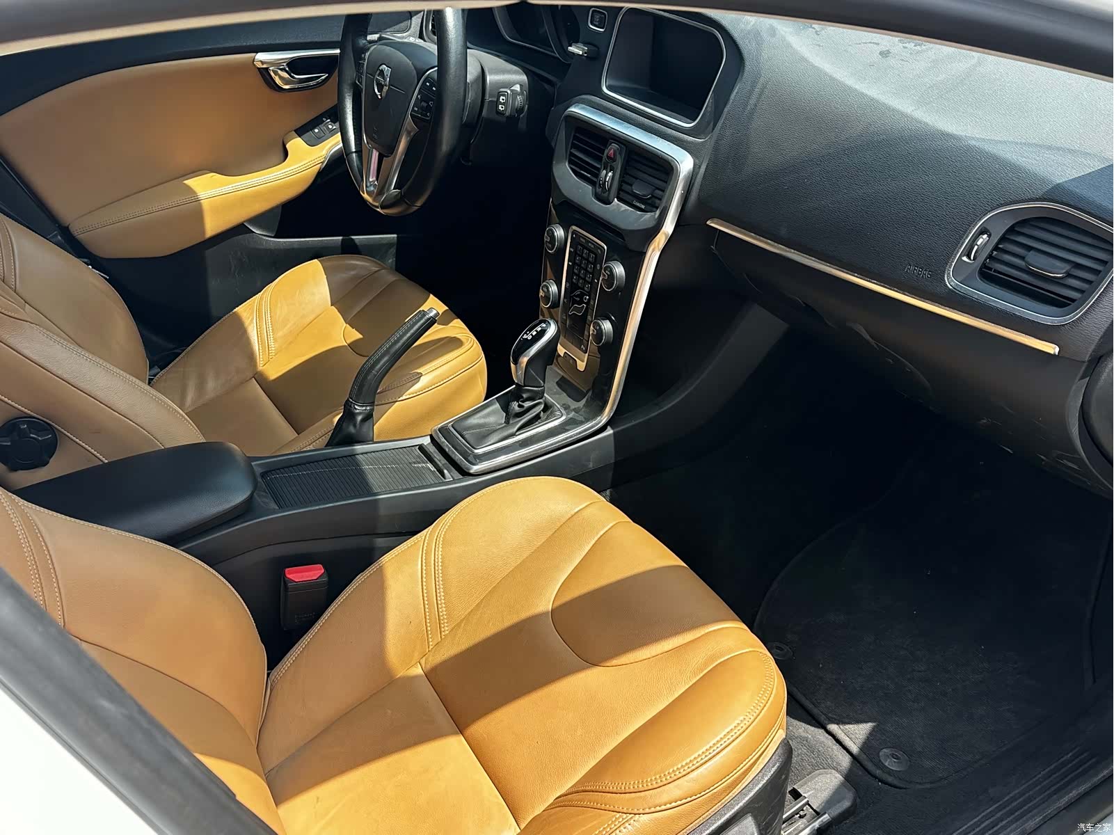 Volvo V40, 2019 14
