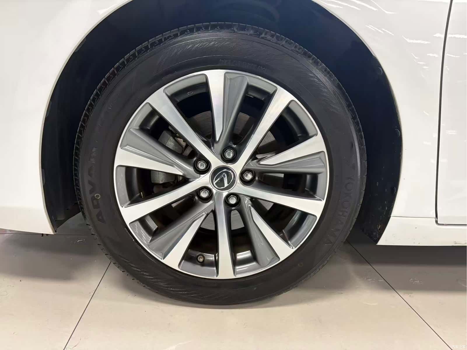Lexus ES, 2021 21