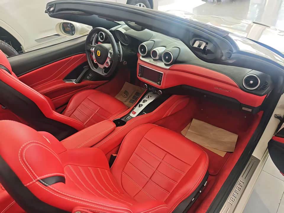 Ferrari California T